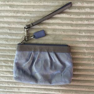 🎾Coach Lilac Wristlet Clutch